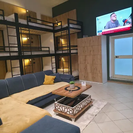Center بيت شباب
