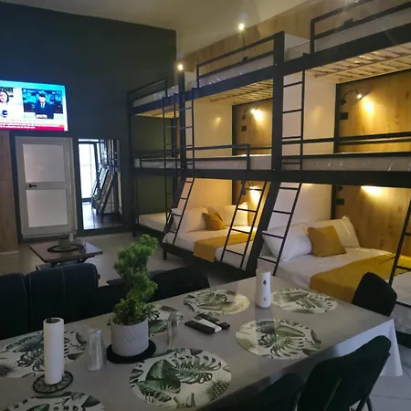 بيت شباب Center *